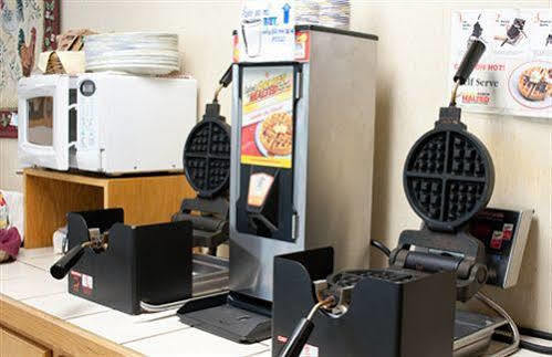 Baymont By Wyndham Motel 2*